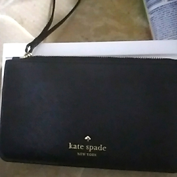 kate spade Handbags - Kate Spade New York Cameron Street Karolina Saffiano Leather Wristlet  NWOT